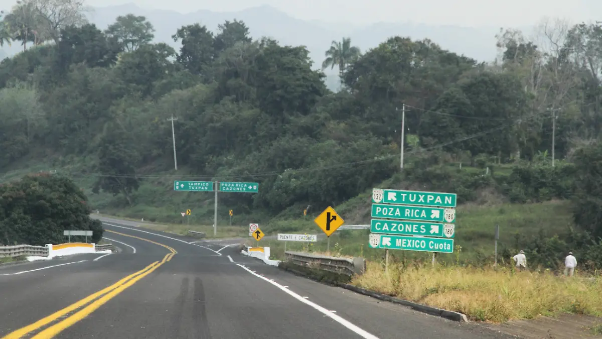 Tuxpan carretera-JEscamiroza (2)